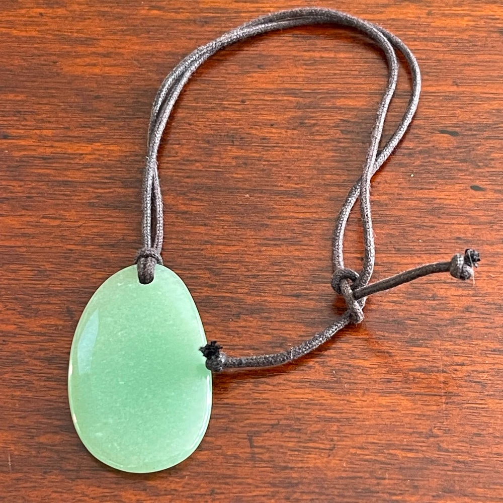 Natural green aventurine adjustable cotton cord pendant